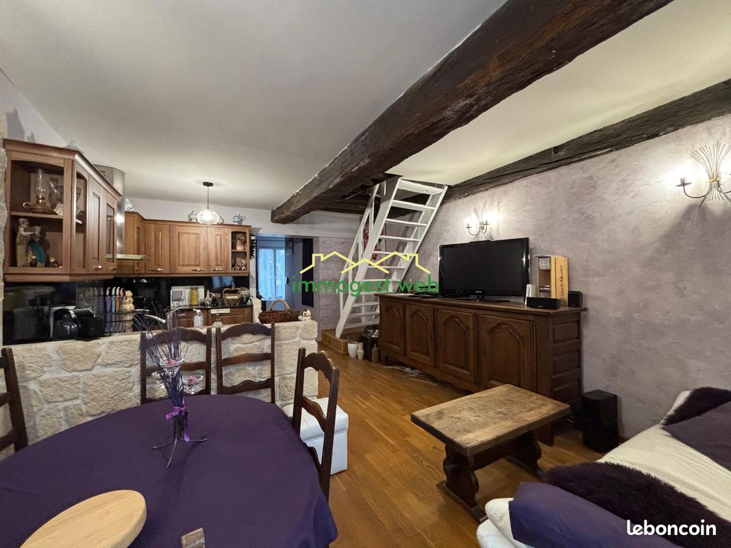 1 bedroom Building in Chambly, France No. 215525