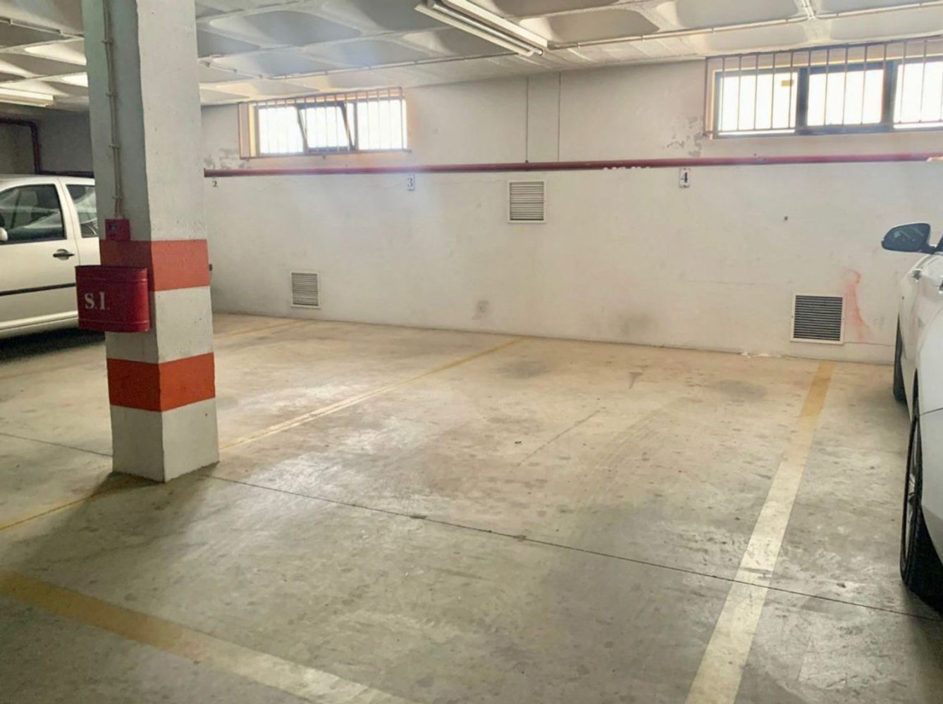 13m² Garage in Madrid, Spain No. 217539
