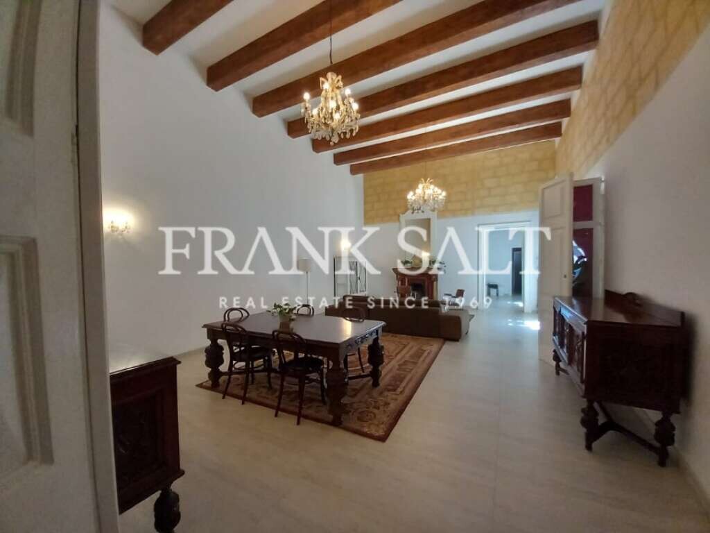 Apartamento de 3 dormitorios en Valletta, Malta No. 208