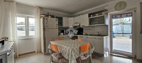 5 bedrooms Villa in Matera, Italy No. 380396 4