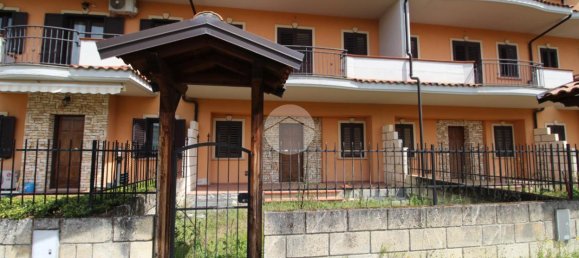 Дом с 5 комнатами в Монтальто Уффуго, Италия № 18127 3