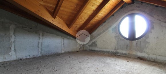 Дом с 5 комнатами в Монтальто Уффуго, Италия № 18127 22