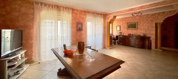 4-Zimmer Wohnung in Palermo, Italy, Nr. 49225 8