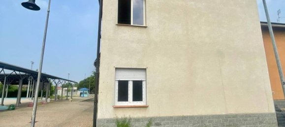 Apartamento de 4 dormitorios en Moncalieri, Italy No. 314086 9