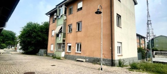 Apartamento de 4 dormitorios en Moncalieri, Italy No. 314086 2