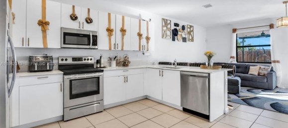 4 dormitorios dúplex en venta en Miami, Miami-Dade, Florida, USA № 615159 21