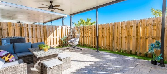 4 dormitorios dúplex en venta en Miami, Miami-Dade, Florida, USA № 615159 3