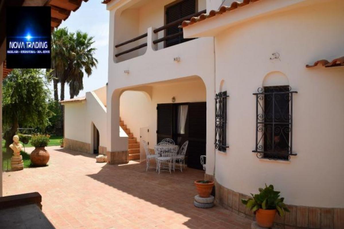 3 bedrooms House in Lagoa, Portugal No. 2360