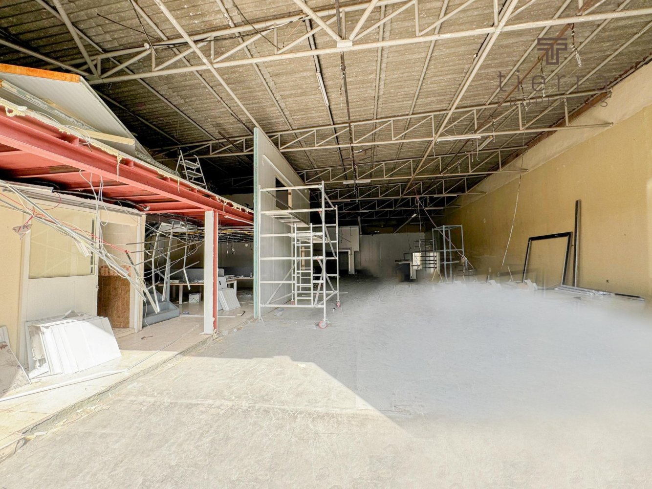418.1m² Warehouse in Al Quoz, UAE No. 41580