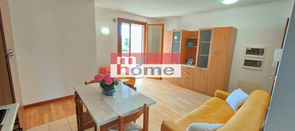 3 Schlafzimmer Wohnung in Castelfranco Veneto, Italy, Nr. 353838 2
