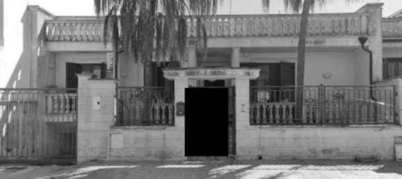 Вилла с 4 комнатами в Мезанье, Италия № 181000 5