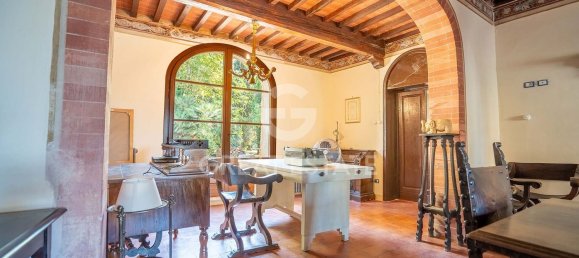 19 bedrooms House in Castiglione del Lago, Italy No. 338961 12