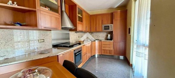 6 bedrooms Villa in Ranzanico, Italy No. 195905 5