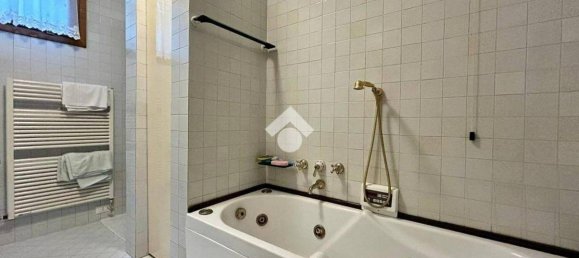 6 bedrooms Villa in Ranzanico, Italy No. 195905 26