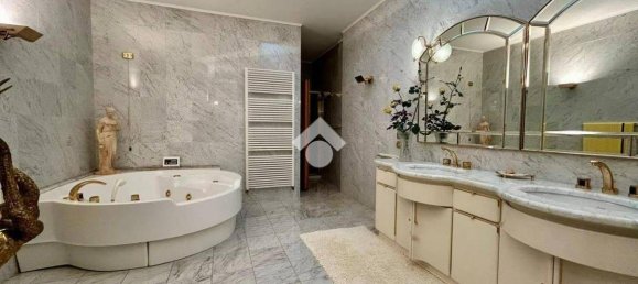 6 bedrooms Villa in Ranzanico, Italy No. 195905 25