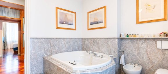 6 rooms Apartment in Turin, Italy No. 120219 15