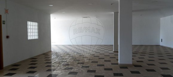 2495m² Warehouse in Cascais, Portugal No. 60919 17