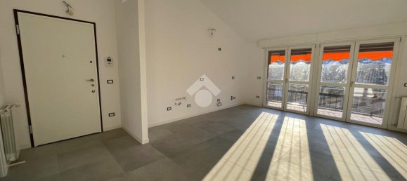 4 rooms Apartment in Bergamo, Italy No. 4683 7