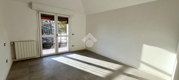 4 rooms Apartment in Bergamo, Italy No. 4683 5