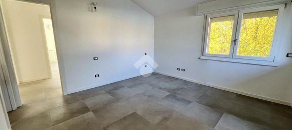 4 rooms Apartment in Bergamo, Italy No. 4683 22