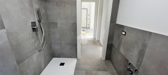 4 rooms Apartment in Bergamo, Italy No. 4683 13