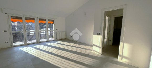 4 rooms Apartment in Bergamo, Italy No. 4683 21