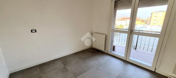 4 rooms Apartment in Bergamo, Italy No. 4683 16