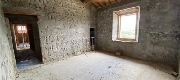 4 rooms House in Lastra a Signa, Italy No. 32601 7