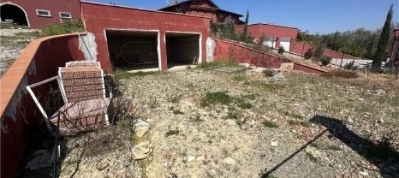 4 rooms House in Lastra a Signa, Italy No. 32601 14