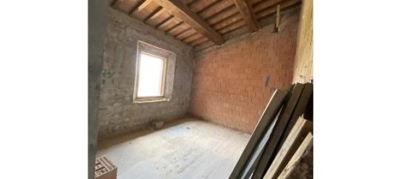 4 rooms House in Lastra a Signa, Italy No. 32601 10
