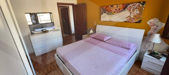3-salle Appartement à Rome, Italy No. 28718 15