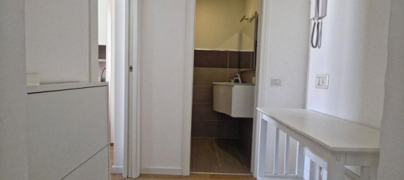 2 bedrooms Apartment in Milan, Italy No. 364961 10