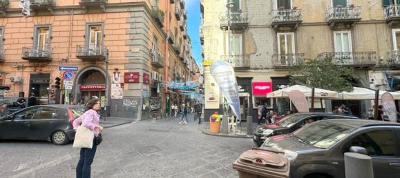 Коммерческая недвижимость с 2 комнатами в Неаполь, Италия № 188482 6