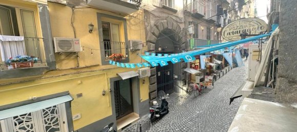 Коммерческая недвижимость с 2 комнатами в Неаполь, Италия № 188482 10