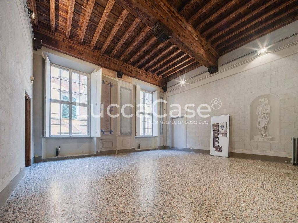 3 bedrooms Apartment in Lucca, Italy No. 273998