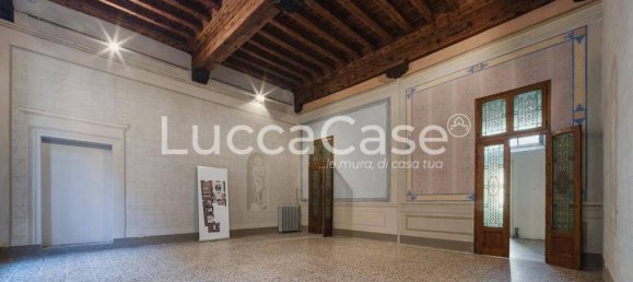 3 bedrooms Apartment in Lucca, Italy No. 273998 2