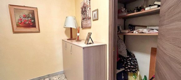 3غرفة شقة في Genoa, Italy رقم 157666 7