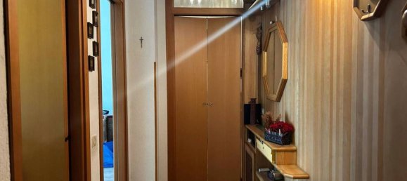 2-salle Appartement à Lentate sul Seveso, Italy No. 41669 11