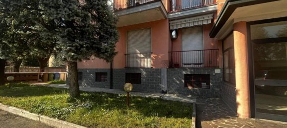 2-salle Appartement à Lentate sul Seveso, Italy No. 41669 20