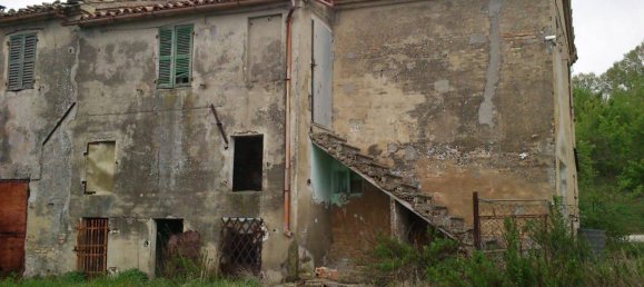 4 bedrooms House in Montecarotto, Italy No. 250930 2