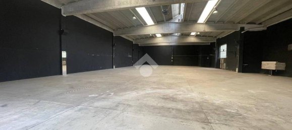 900m² Warehouse in Legnano, Italy No. 292371 21