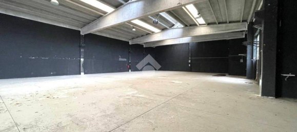 900m² Warehouse in Legnano, Italy No. 292371 9