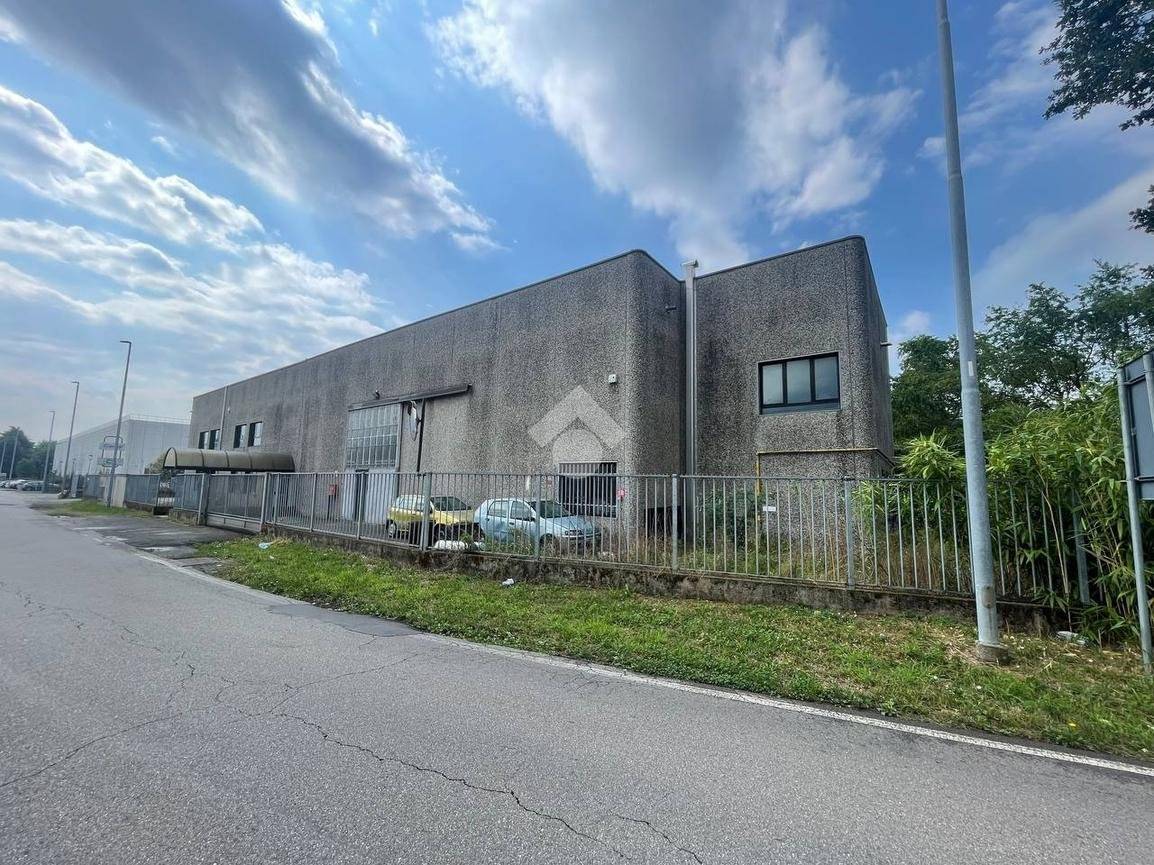  مستودع في Legnano, Italy 900متر مربع رقم 292371