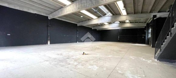 900m² Warehouse in Legnano, Italy No. 292371 11