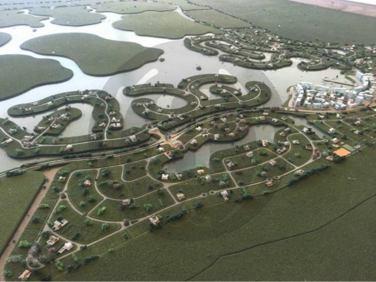  Land in Escobar, Argentina No. 117594