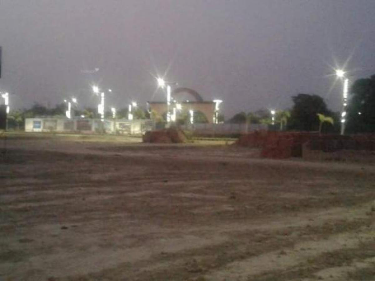  Land in Lucknow, India No. 34087