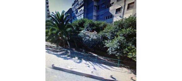 436m² Land in Lisbon, Portugal No. 75394 3