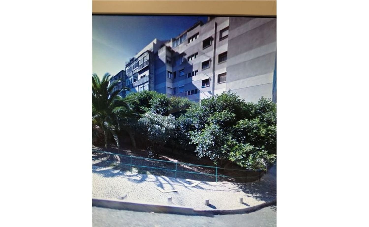 436m² Land in Lisbon, Portugal No. 75394