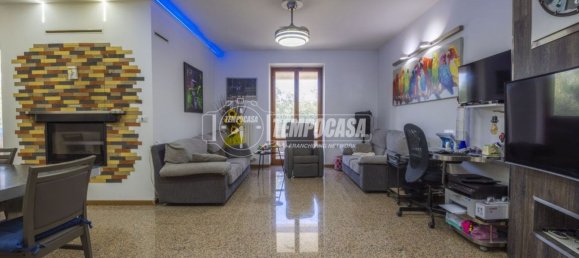 5 rooms Apartment in Corridonia, Italy No. 281408 2