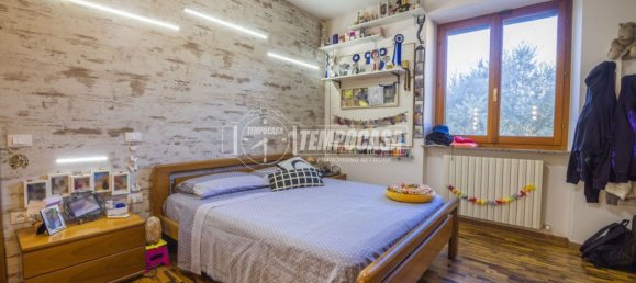 5 rooms Apartment in Corridonia, Italy No. 281408 12